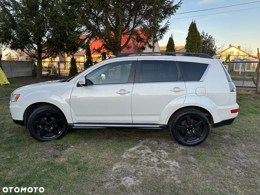 Mitsubishi Outlander - 13