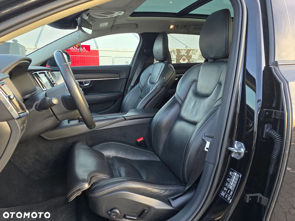 Volvo V90 Cross Country - 14