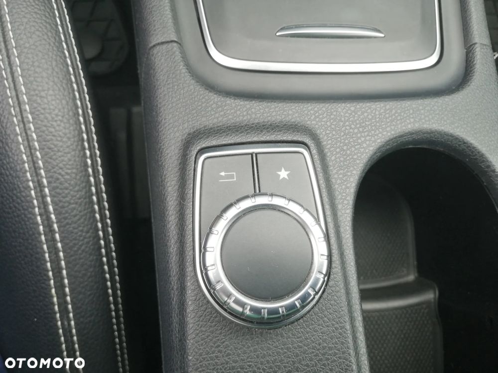 Mercedes-Benz Klasa A 180 7G-DCT 2Style - 17