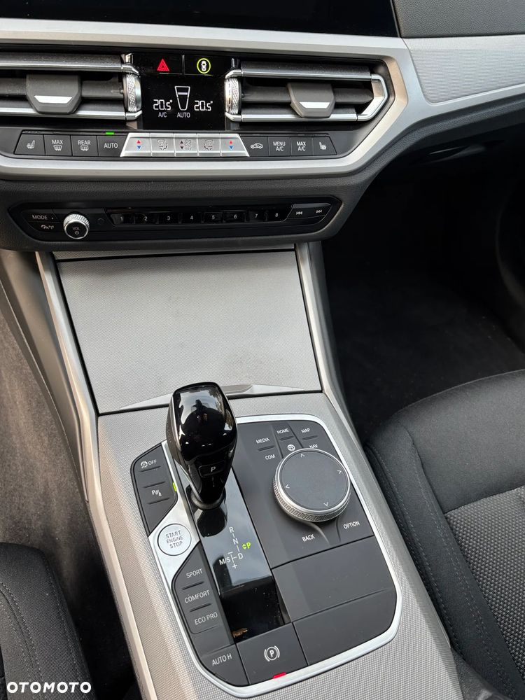 BMW Seria 3 320d Touring Advantage - 19