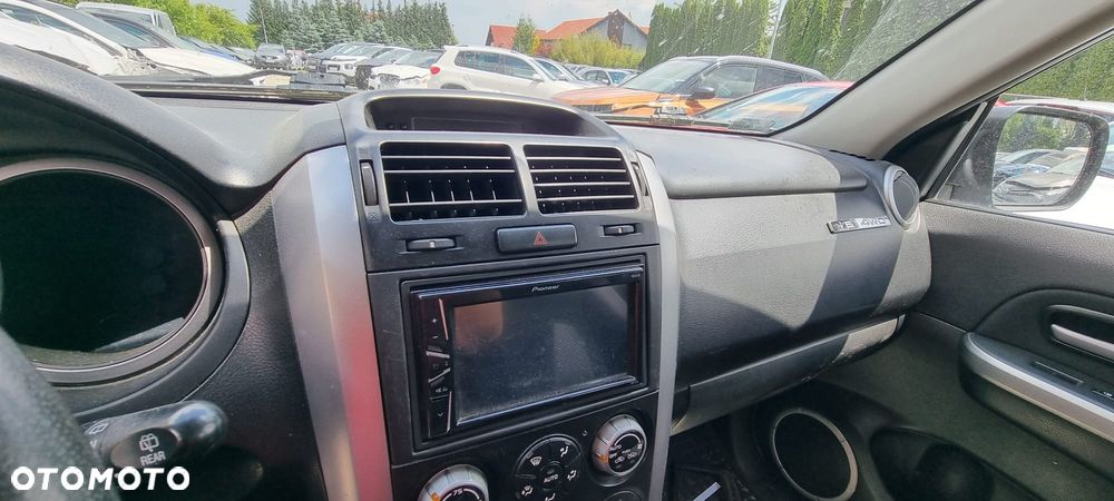 Suzuki Grand Vitara 2.7 V6 - 14