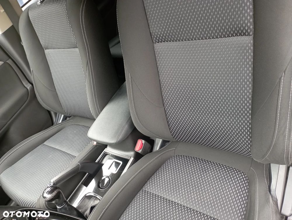 Mitsubishi Outlander 2.0 Invite + 2WD - 4