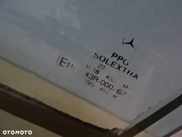 SZYBA BOCZNA DRZWI LEWY PRZÓD MERCEDES W203 KOMBI NR1320 - 2