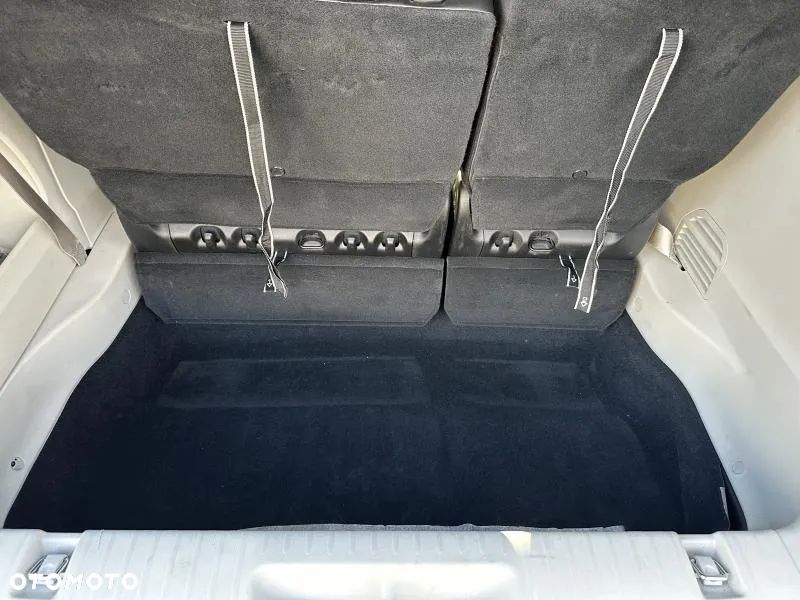 Chrysler Pacifica - 26