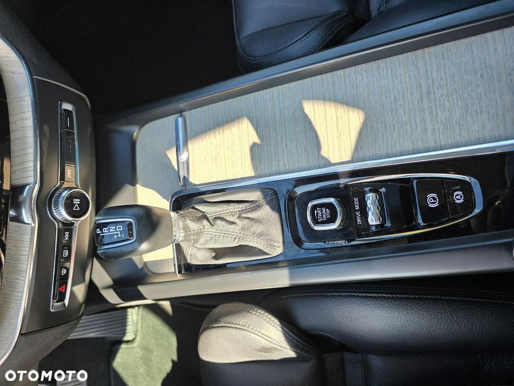 Volvo XC 60 D4 AWD Inscription - 4