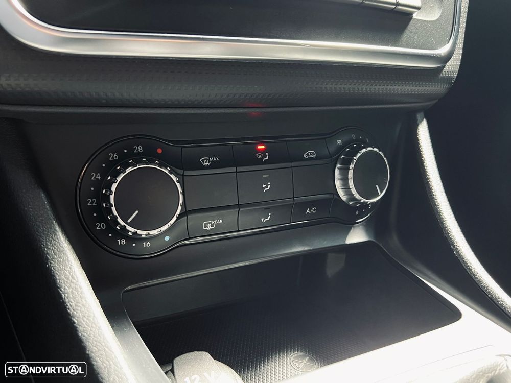 Mercedes-Benz A 180 CDI BE AMG Line - 23