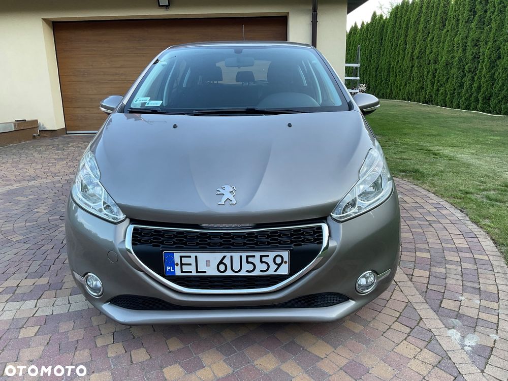 Peugeot 208 - 2