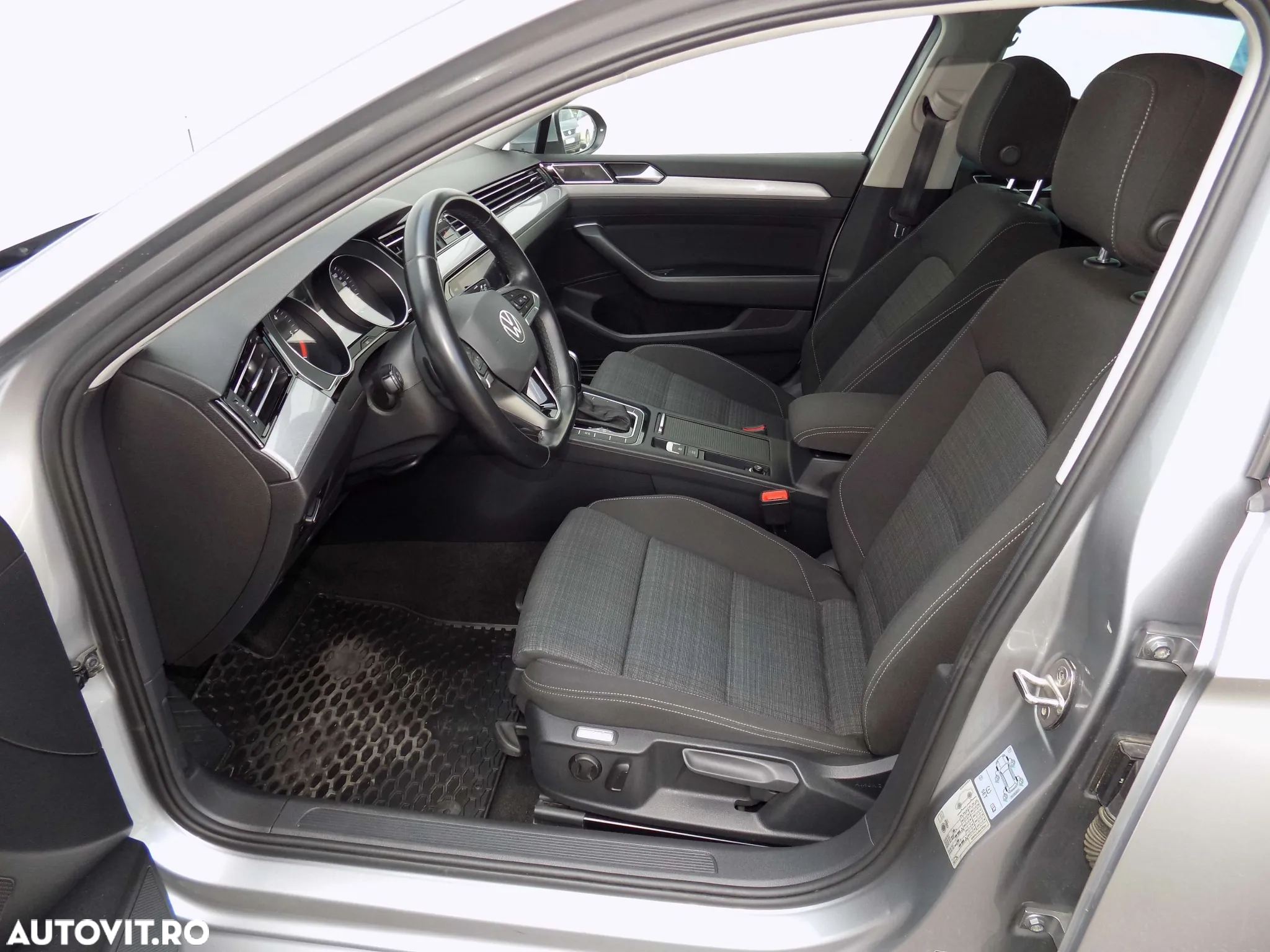 Volkswagen Passat 2.0 TDI DSG Comfortline - 12