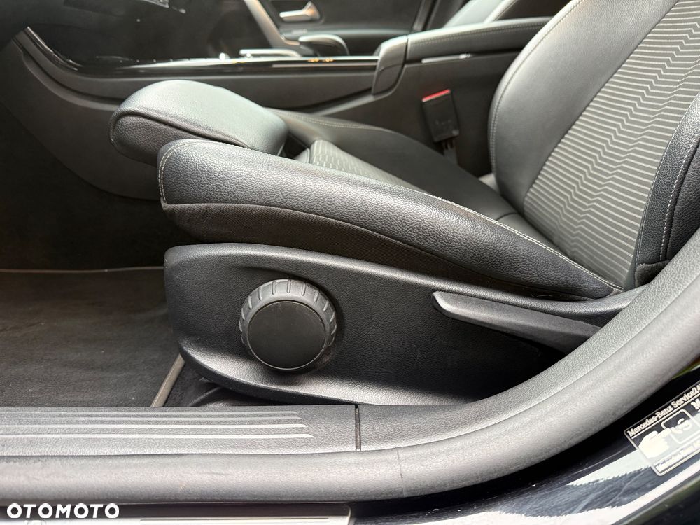 Mercedes-Benz CLA 180 7G-DCT Edition Progressive Line - 24