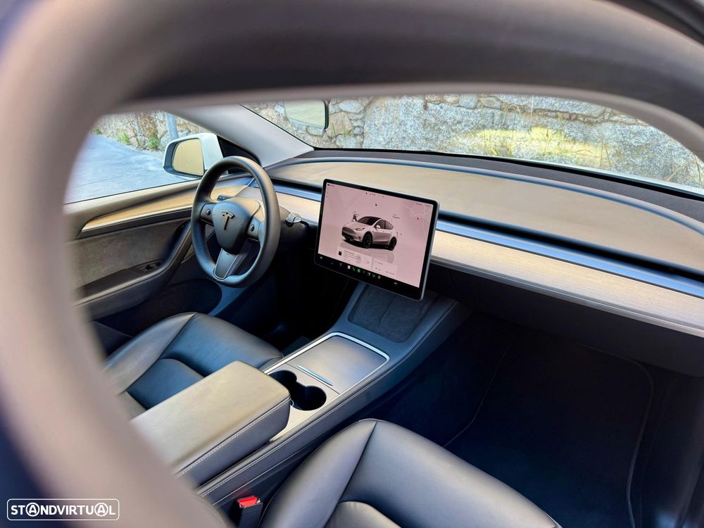 Tesla Model Y Standard - 29