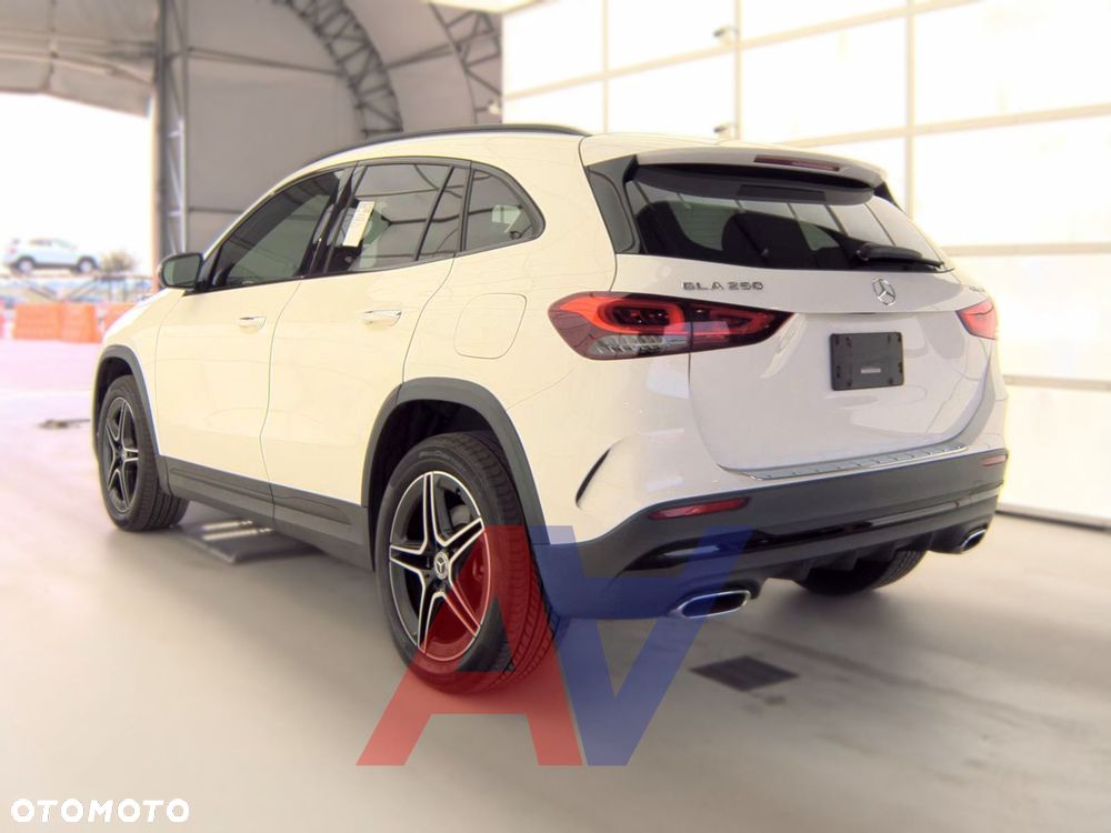 Mercedes-Benz GLA 250 4-Matic AMG Line - 6