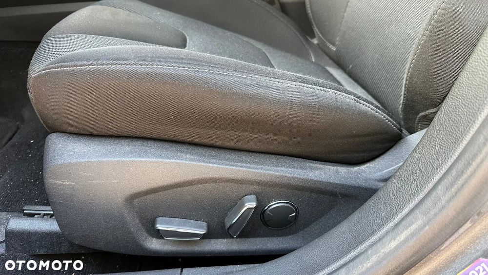 Ford Mondeo Turnier 2.0 TDCi Start-Stopp PowerShift-Aut Titanium - 11