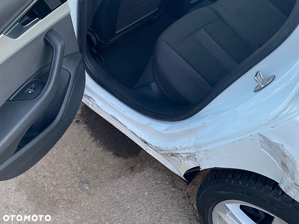 Audi A4 Limousine 40 TFSI S tronic advanced - 16