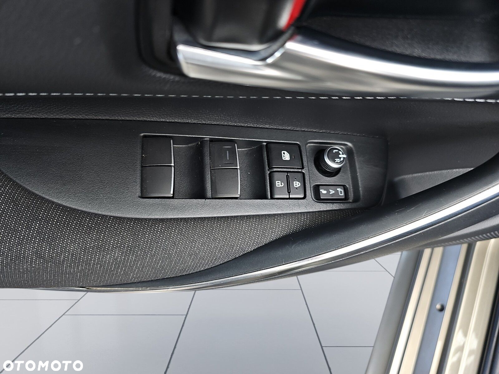 Toyota Corolla 2.0 Hybrid Comfort - 13