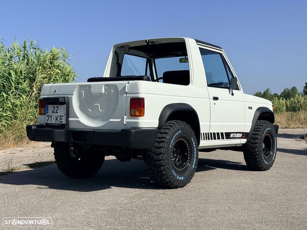 Mitsubishi Pajero - 13