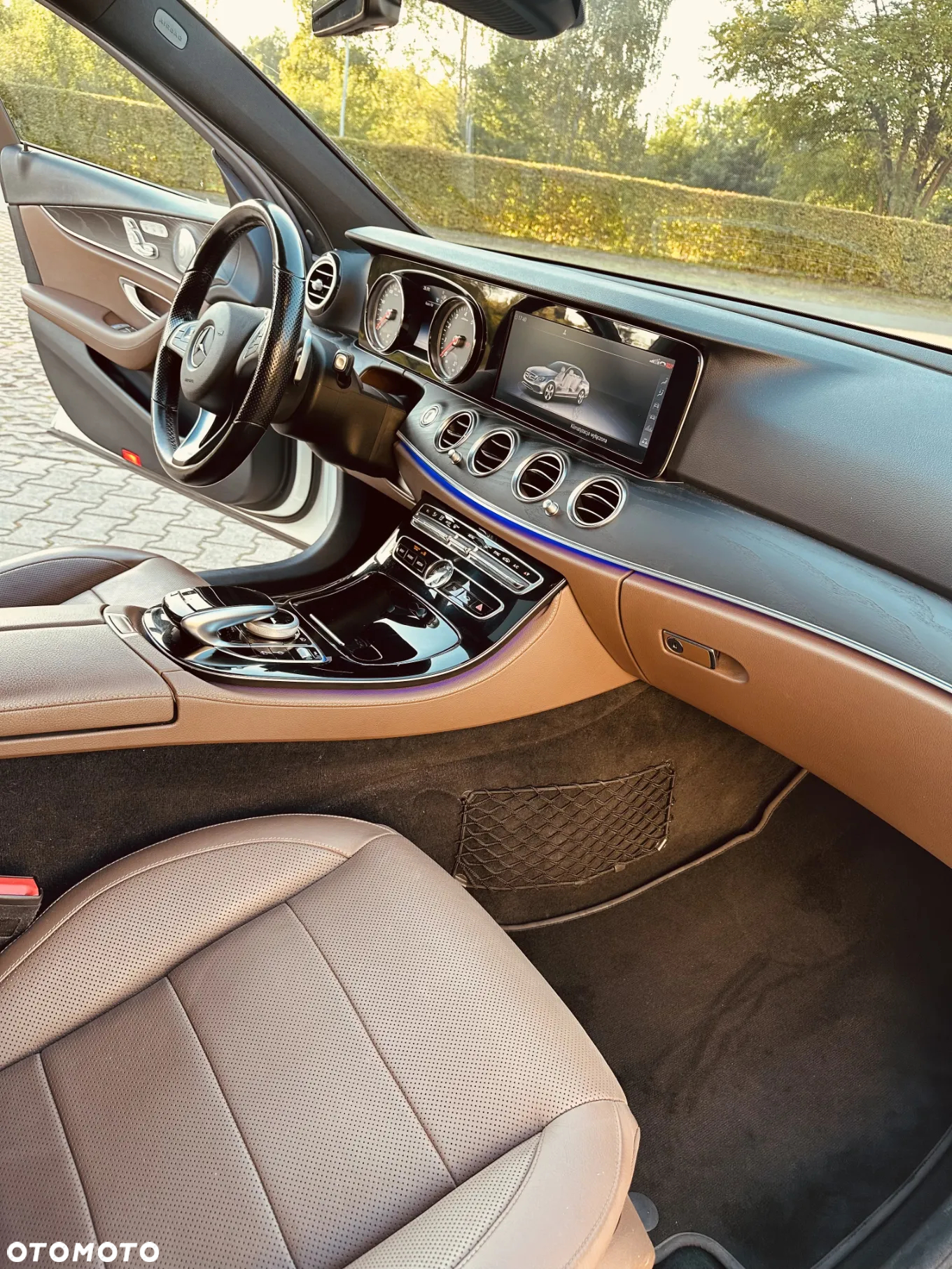 Mercedes-Benz Klasa E 300 9G-TRONIC - 24
