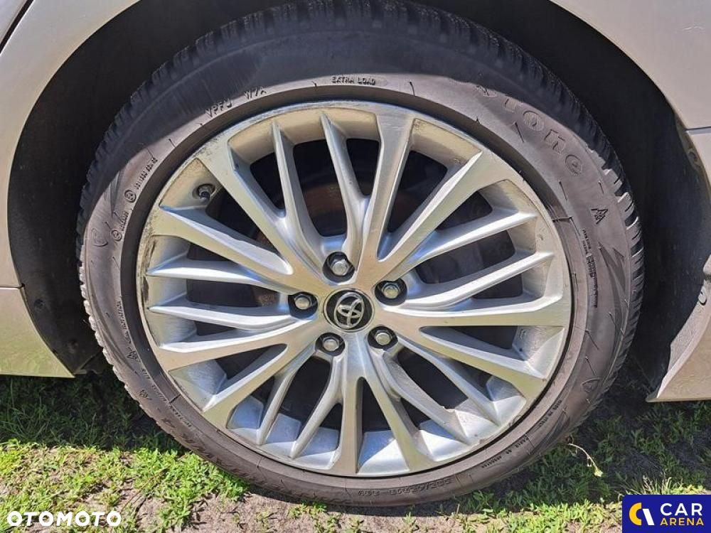 Toyota Camry - 13