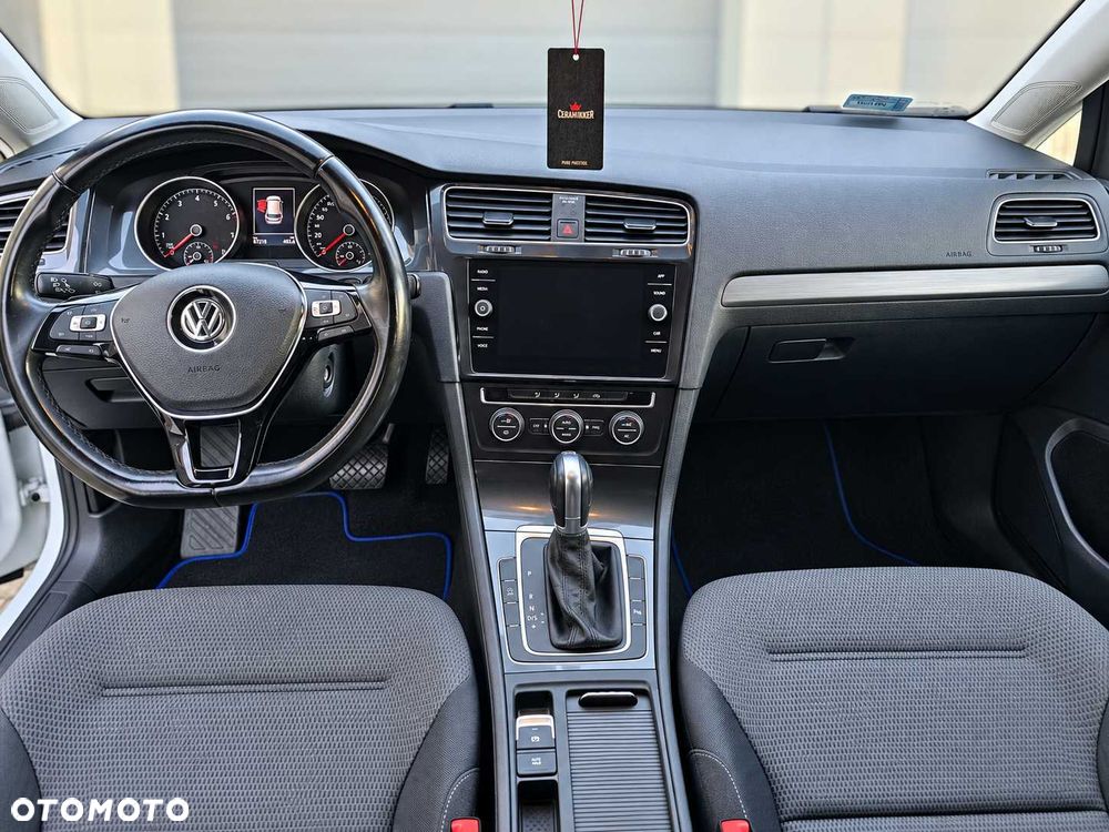 Volkswagen Golf - 8