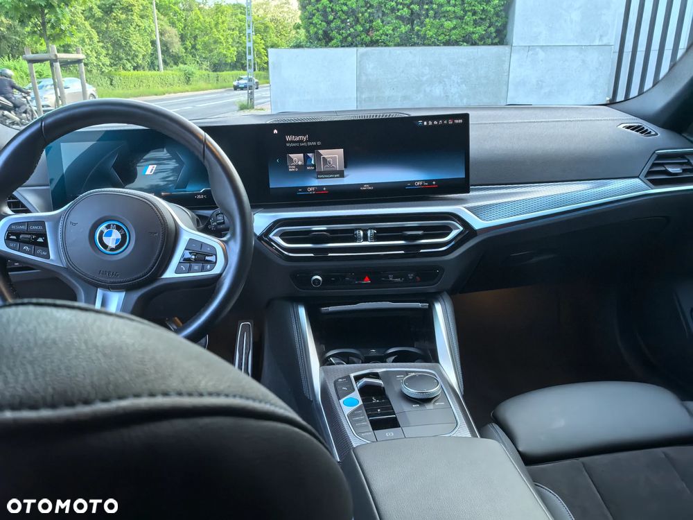 BMW i4 80.7kWh eDrive 35 M Sport - 8