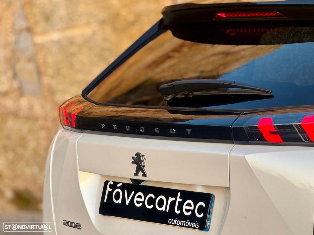 Peugeot 2008 1.2 PureTech GT Line EAT8 - 22