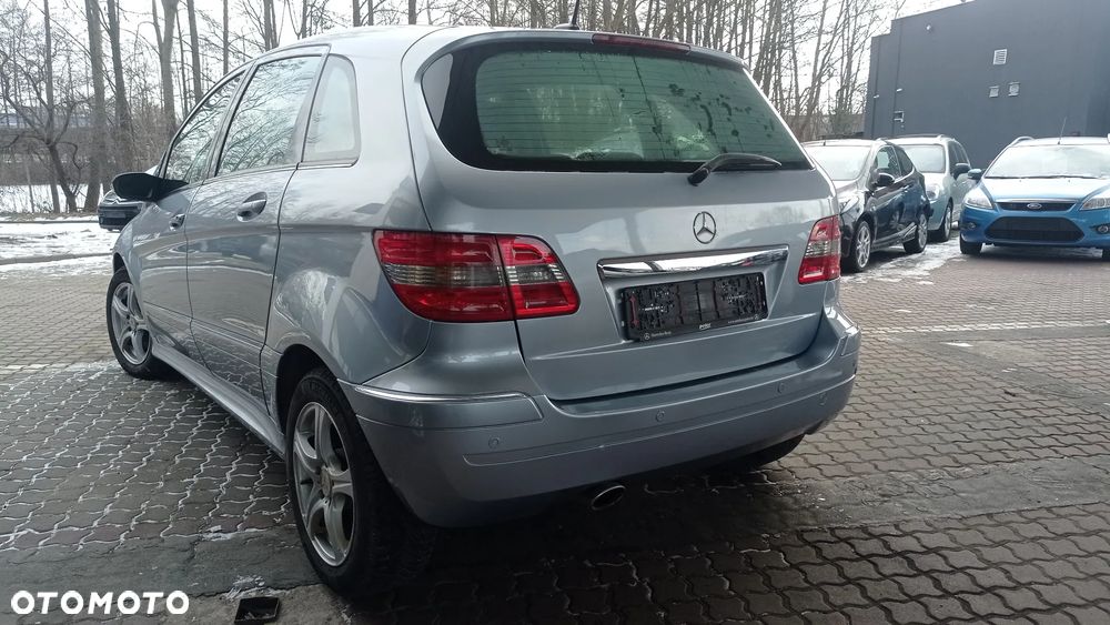 Mercedes-Benz Klasa B 180 CDI Special Edition - 20