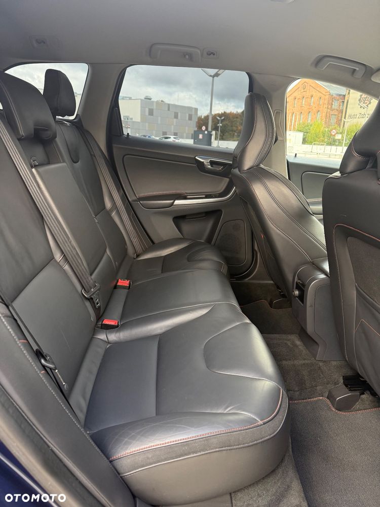 Volvo XC 60 D4 AWD Ocean Race - 30