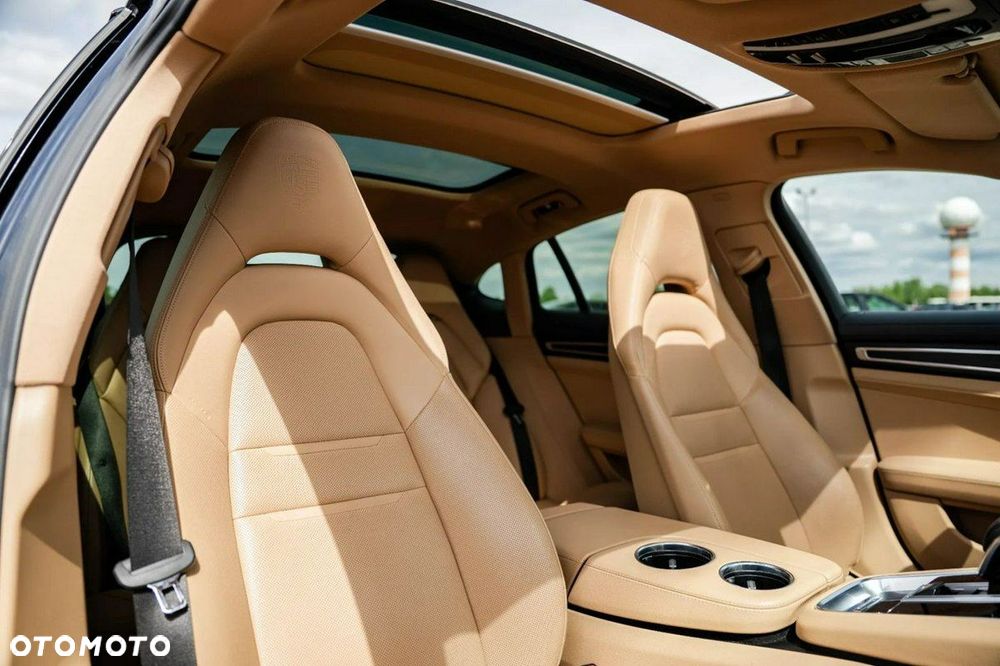 Porsche Panamera 4 E-Hybrid Platinum Edition - 28