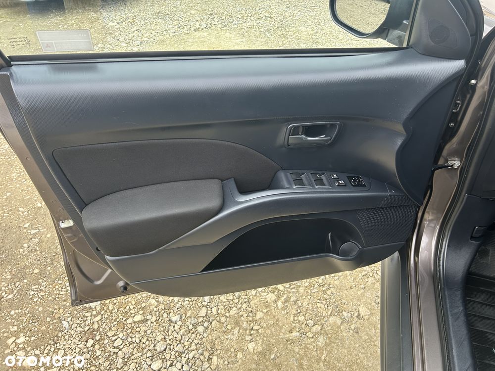 Mitsubishi Outlander 2.0 Intense + 2WD EU5 - 18