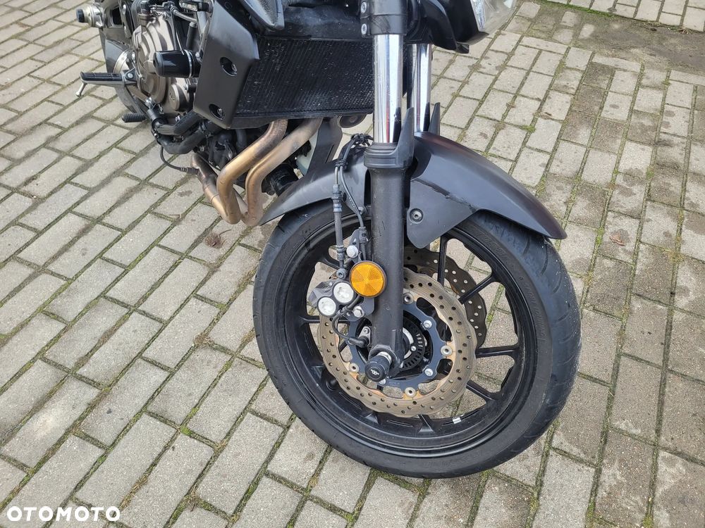 Yamaha MT - 17
