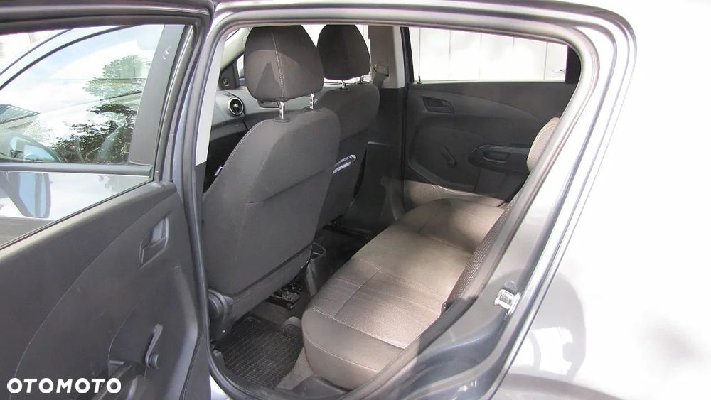 Chevrolet Aveo - 9