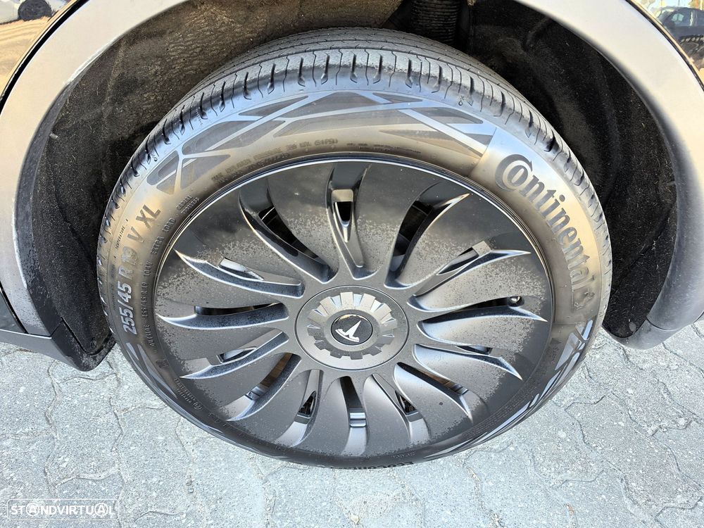 Tesla Model Y Standard - 44