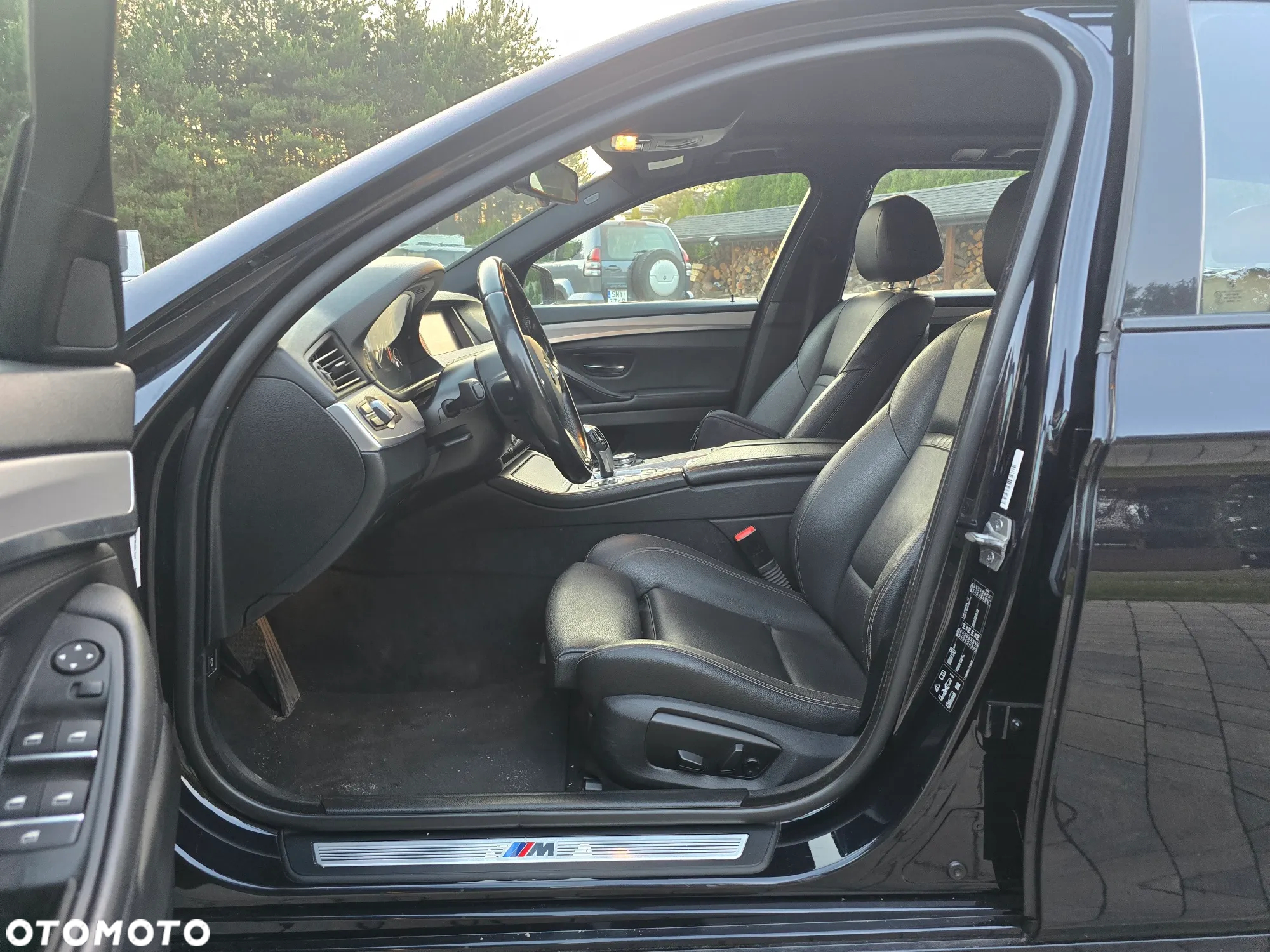 BMW Seria 5 525d xDrive - 12