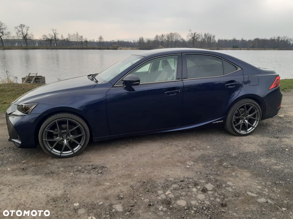 Lexus IS 300h Comfort - 3