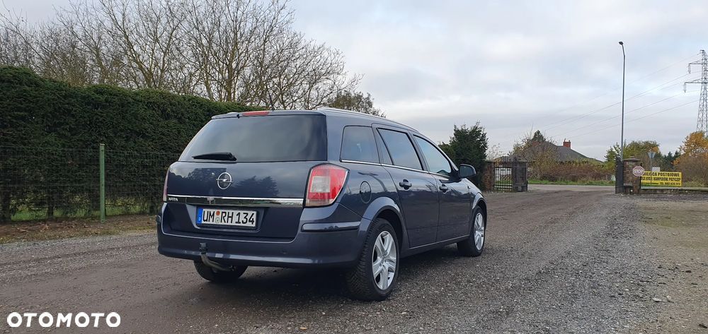 Opel Astra 1.6 150 Jahre - 4