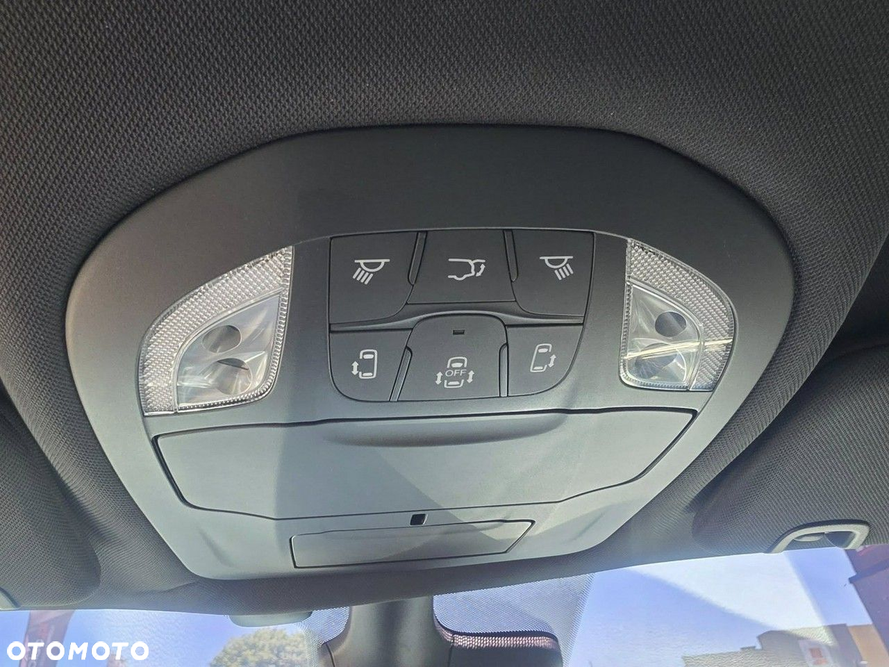 Chrysler Pacifica - 28