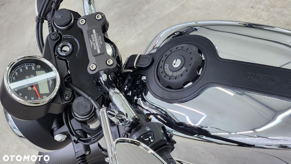 Moto Guzzi V7 - 7