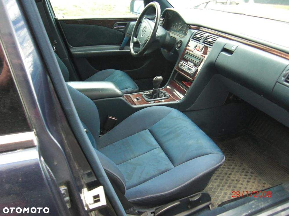 Mercedes-Benz Klasa E - 11
