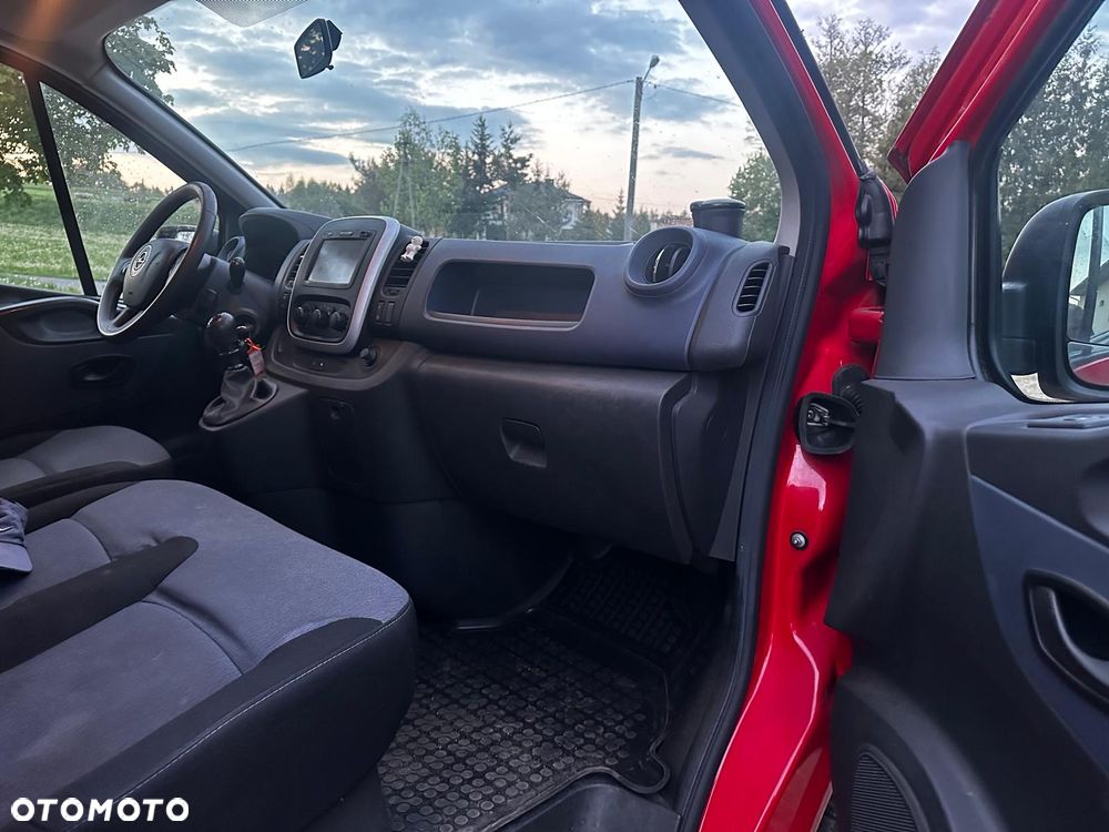 Opel Vivaro - 10