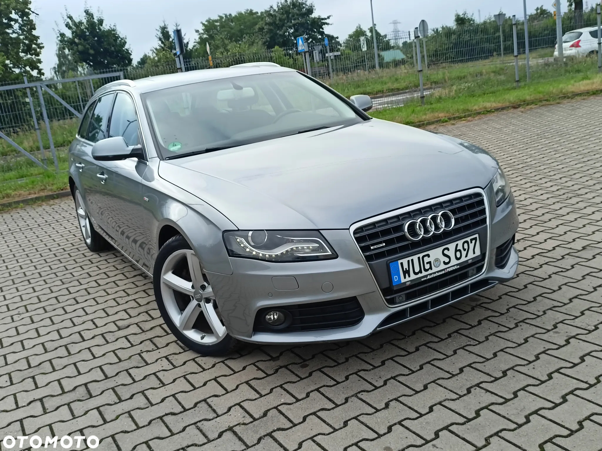 Audi A4 Avant 2.0 TDI DPF quattro S line Sportpaket (plus) - 4