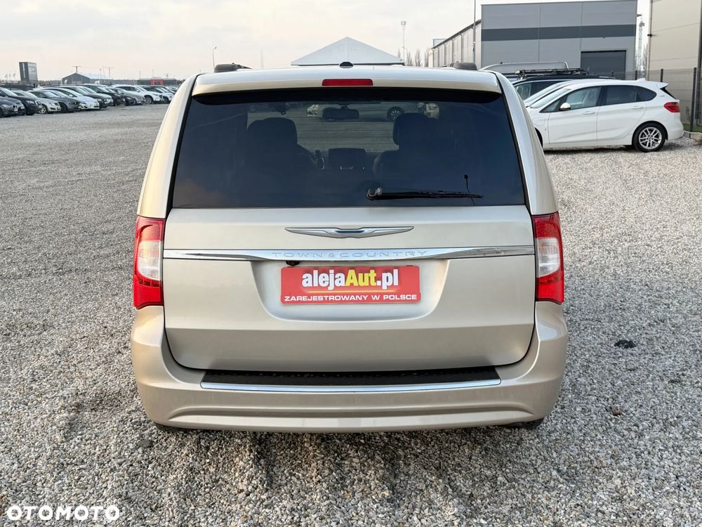 Chrysler Town & Country 3.6 Limited - 11