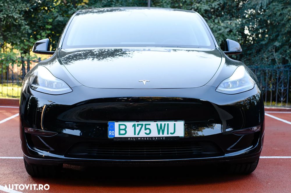 Tesla Model Y - 4