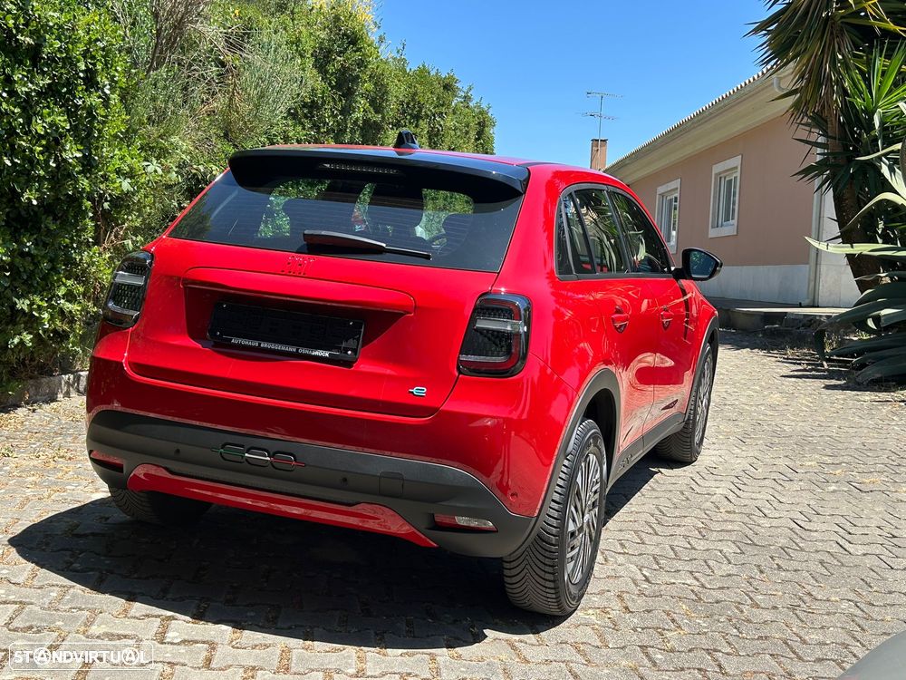 Fiat 600e Red - 4