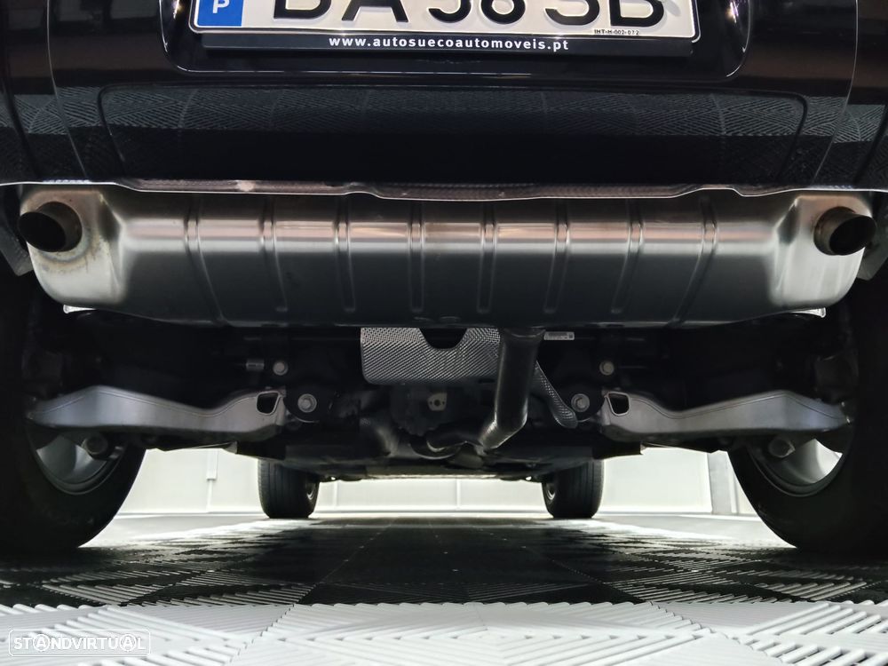 Land Rover Defender 2.0 P400e 110 AWD X-Dynamic HSE - 12