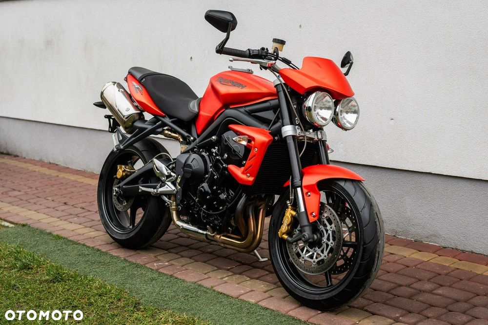 Triumph Street Triple - 1