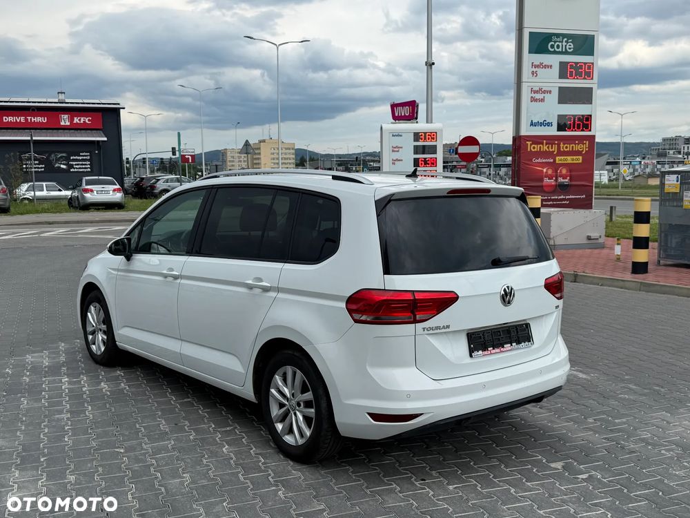 Volkswagen Touran 1.6 TDI SCR (BlueMotion Technology) DSG Comfortline - 4