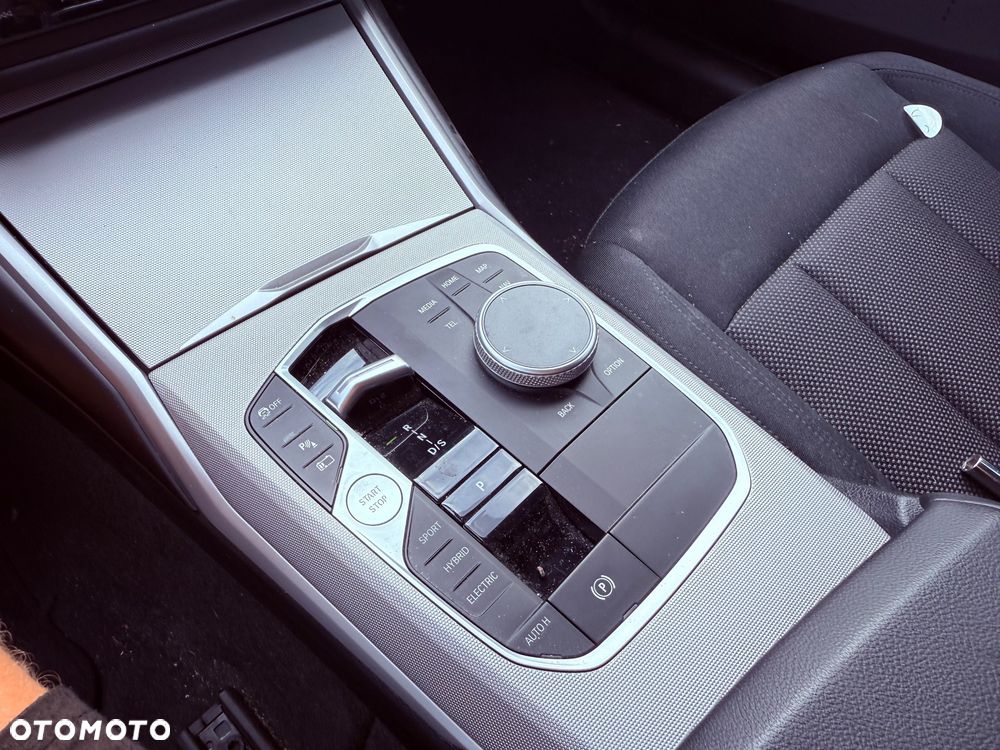 BMW Seria 3 320e PHEV sport - 22