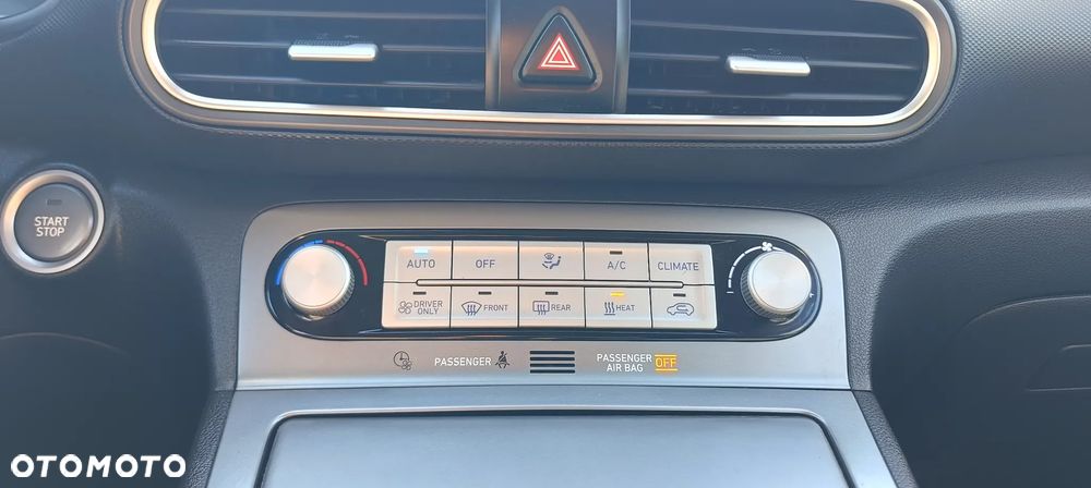 Hyundai Kona 64kWh Premium - 7