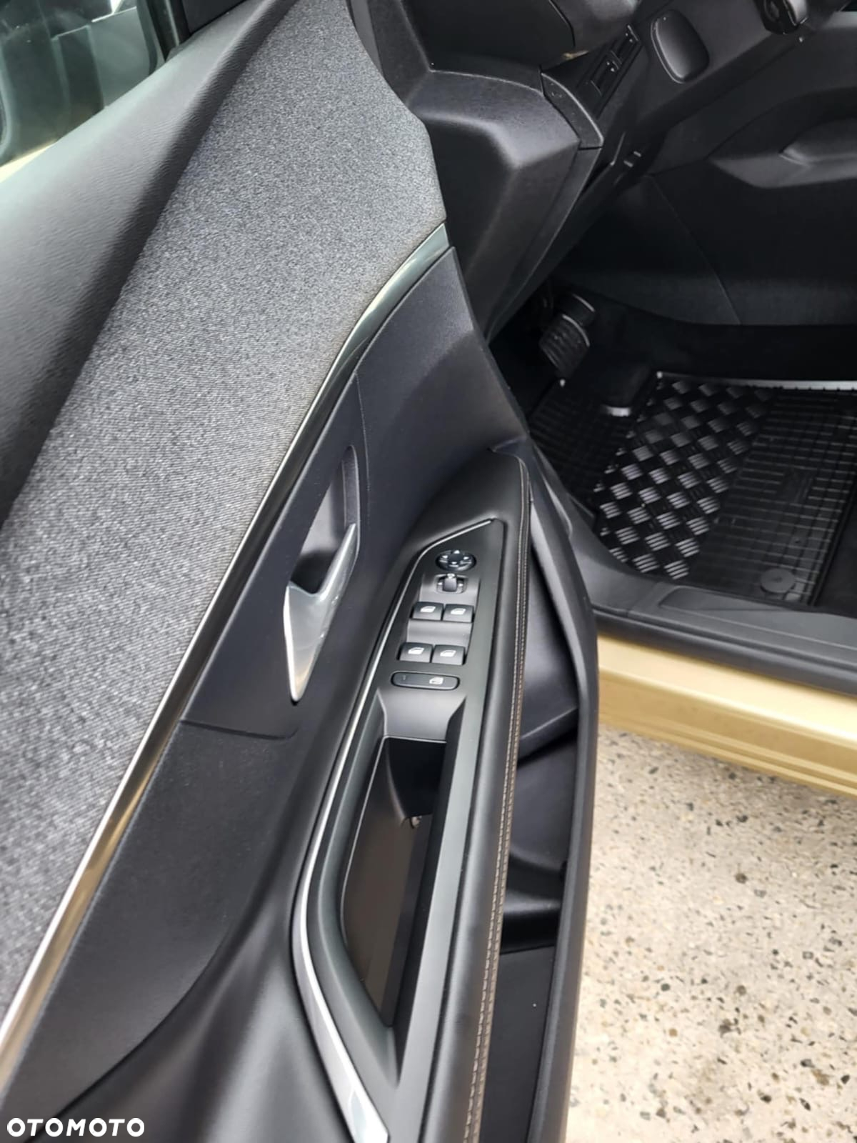 Peugeot 3008 PureTech 130 Stop & Start GPF EAT8 Allure Business-Paket - 15