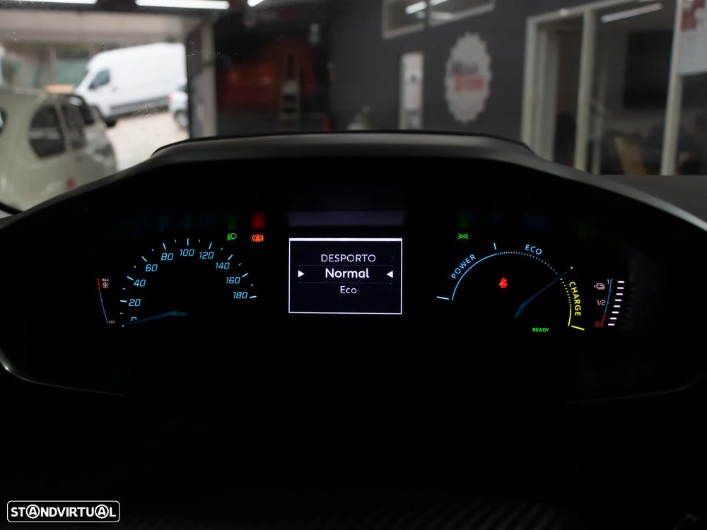 Peugeot e-208 50 kWh Allure - 23