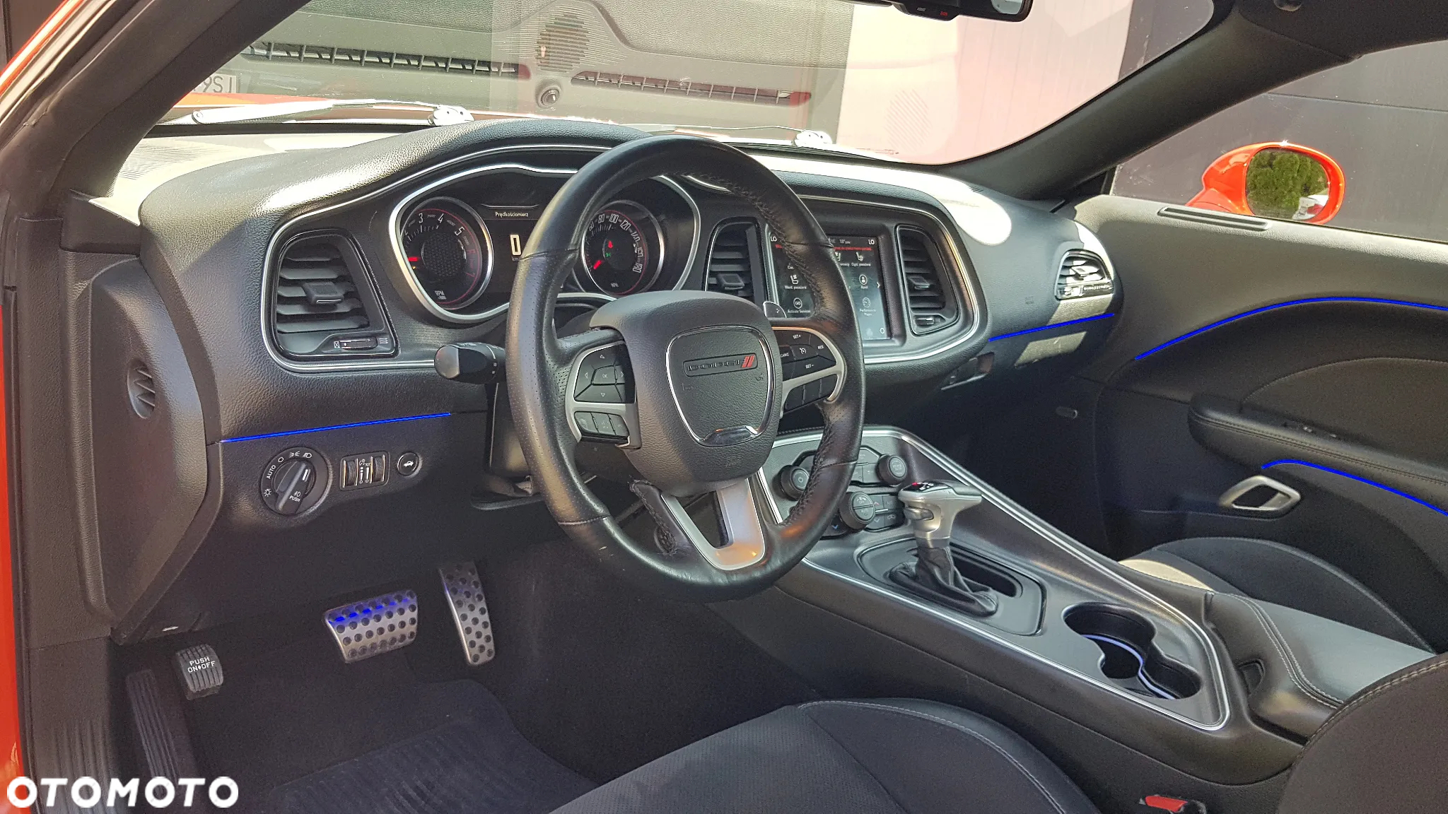Dodge Challenger 6.4 Scat Pack - 14